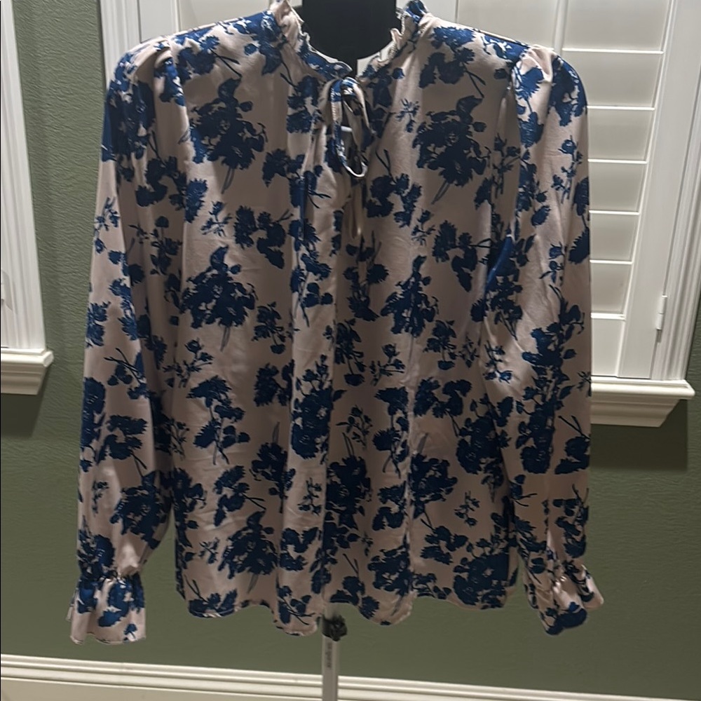 SHEIN Blue and Cream Floral Casual Button Down Shirt